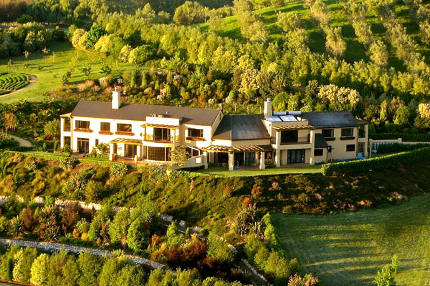 Stylish Suite Accommodation in Luxury Lodge near Napier, Hawke's Bay