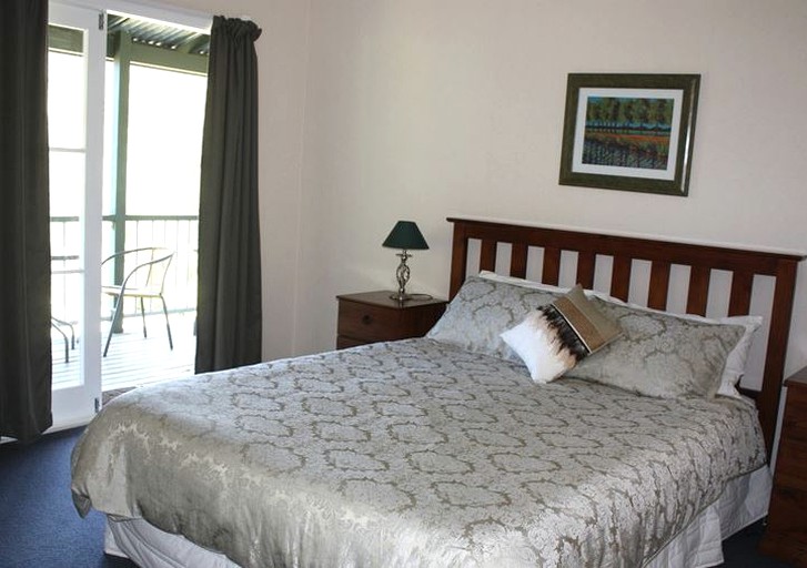 Nature Lodges (Epsom, North Island, New Zealand)