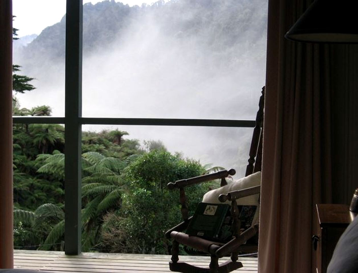 Fantastic Remote Getaway with Private Bar on Whanganui River, New Zealand