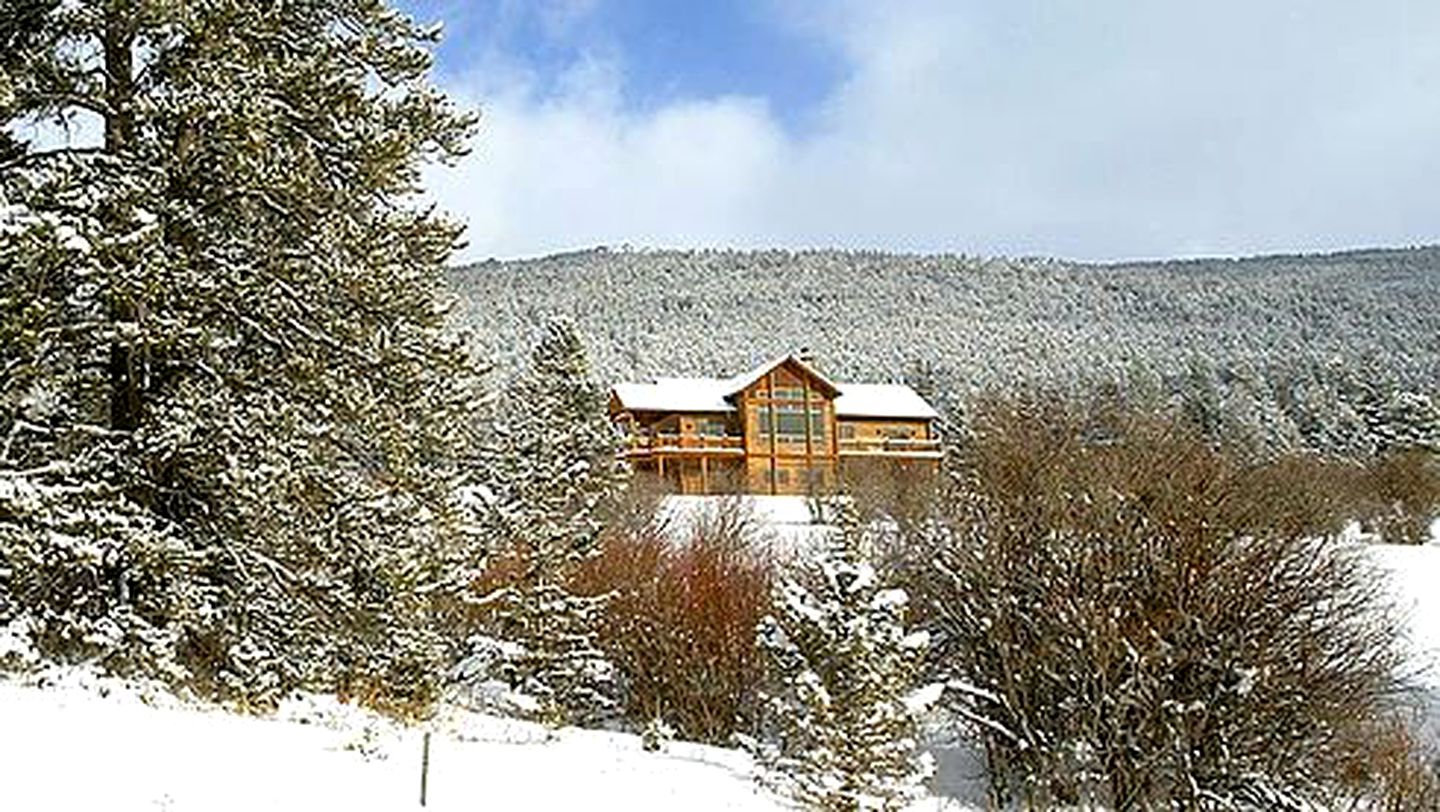 Incredible Mountain Cabin Rental for a Group Getaway to Bozeman, Montana