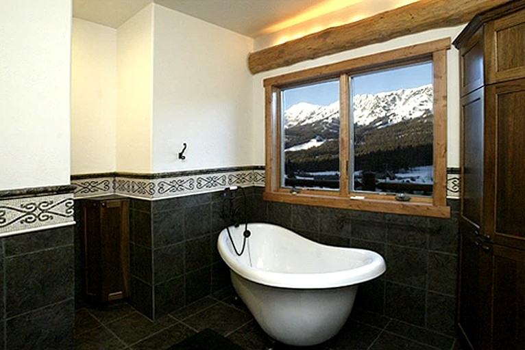 Cabins (Bozeman, Montana, United States)