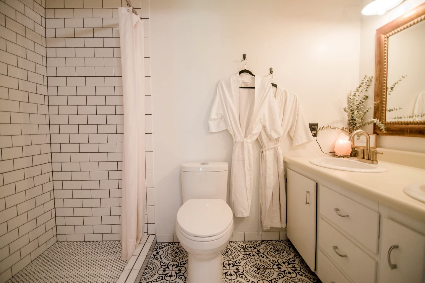 Charming Cottage Perfect for Family Gathers and Events in Central Lake, Michigan