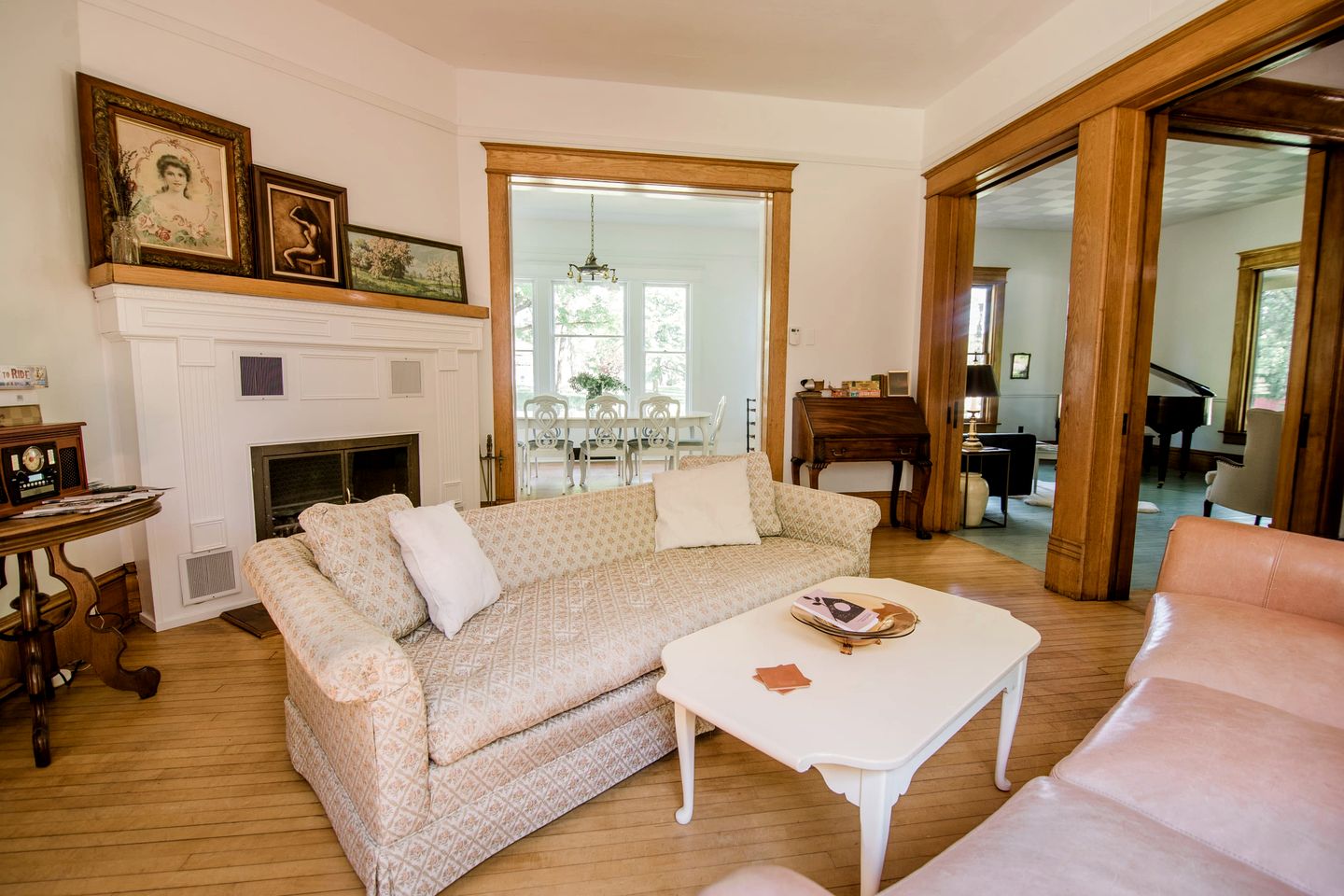 Charming Cottage Perfect for Family Gathers and Events in Central Lake, Michigan