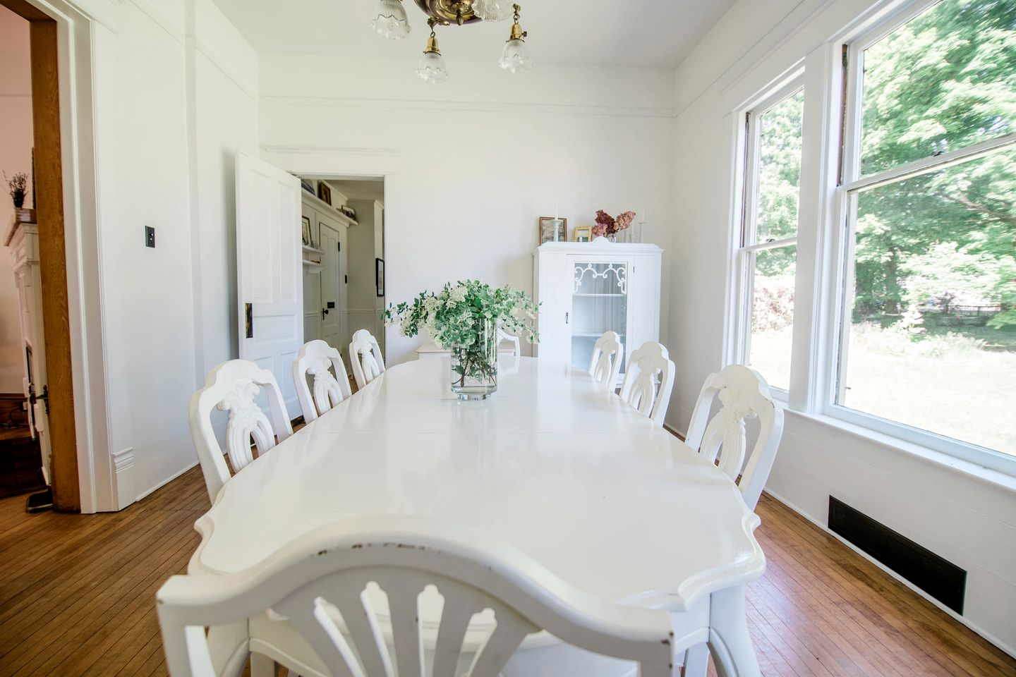 Charming Cottage Perfect for Family Gathers and Events in Central Lake, Michigan