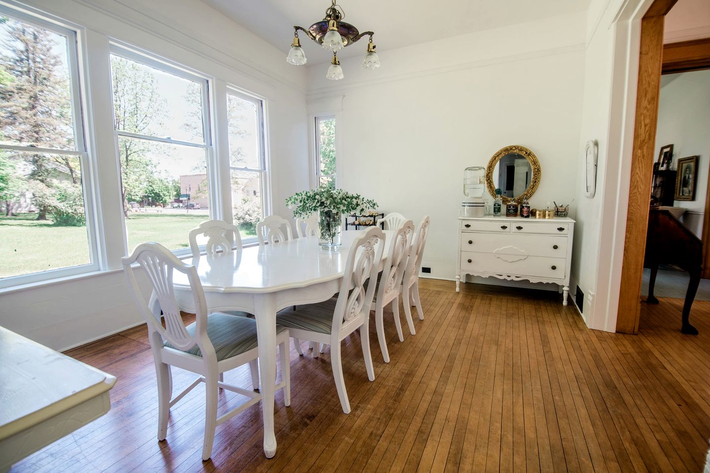 Charming Cottage Perfect for Family Gathers and Events in Central Lake, Michigan