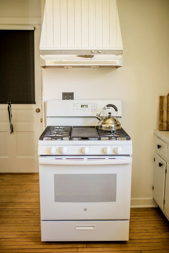 Charming Cottage Perfect for Family Gathers and Events in Central Lake, Michigan