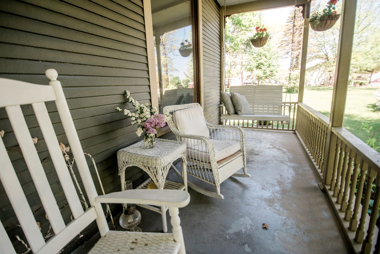 Charming Cottage Perfect for Family Gathers and Events in Central Lake, Michigan