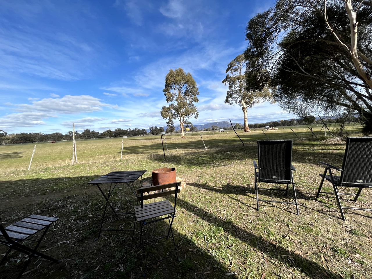 Cozy Tiny House Loft with Living Room Space and Game Room in Victoria, Australia
