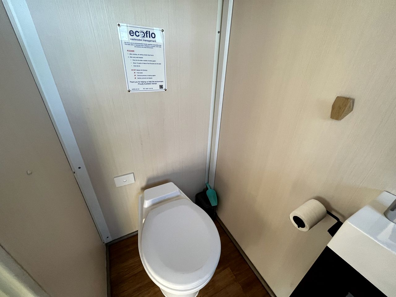 Cozy Tiny House Loft with Living Room Space and Game Room in Victoria, Australia