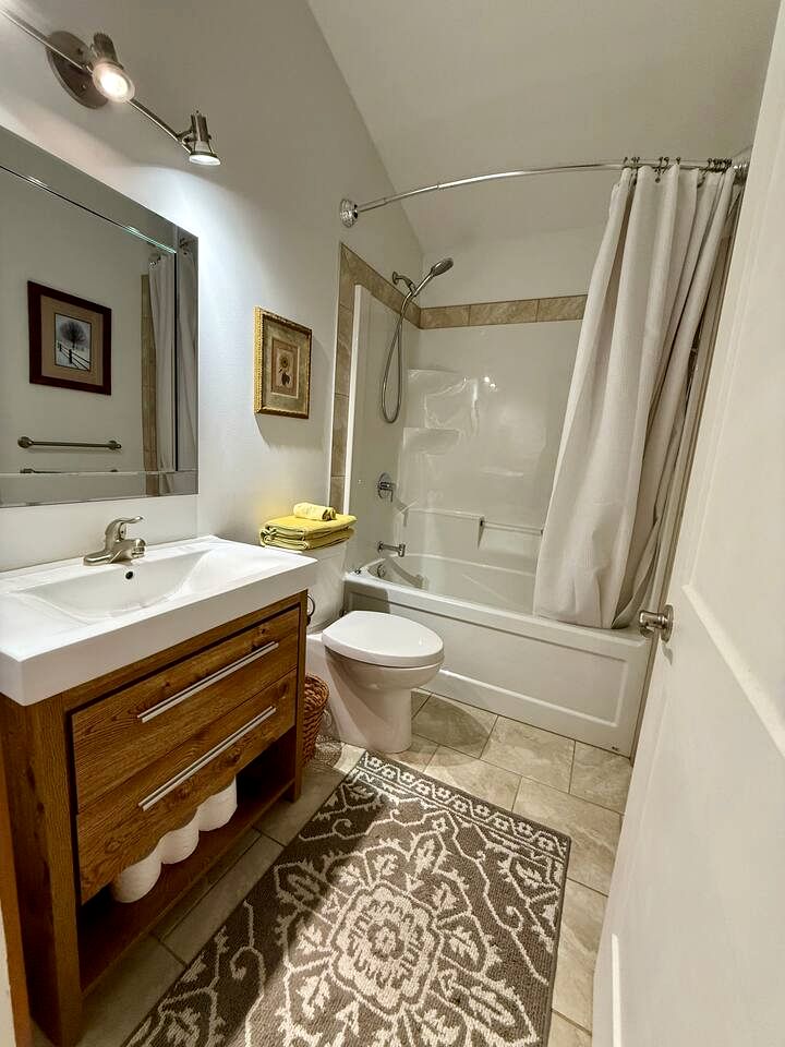 Upscale Mountain View Suite with Private Cedar Deck & Skylights Near the Ocean | Sunshine Coast Regional District, BC