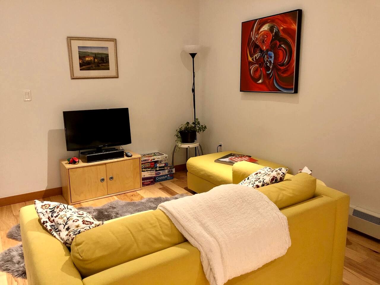 Upscale Mountain View Suite with Private Cedar Deck & Skylights Near the Ocean | Sunshine Coast Regional District, BC