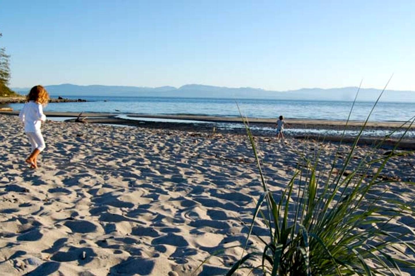 Upscale Mountain View Suite with Private Cedar Deck & Skylights Near the Ocean | Sunshine Coast Regional District, BC