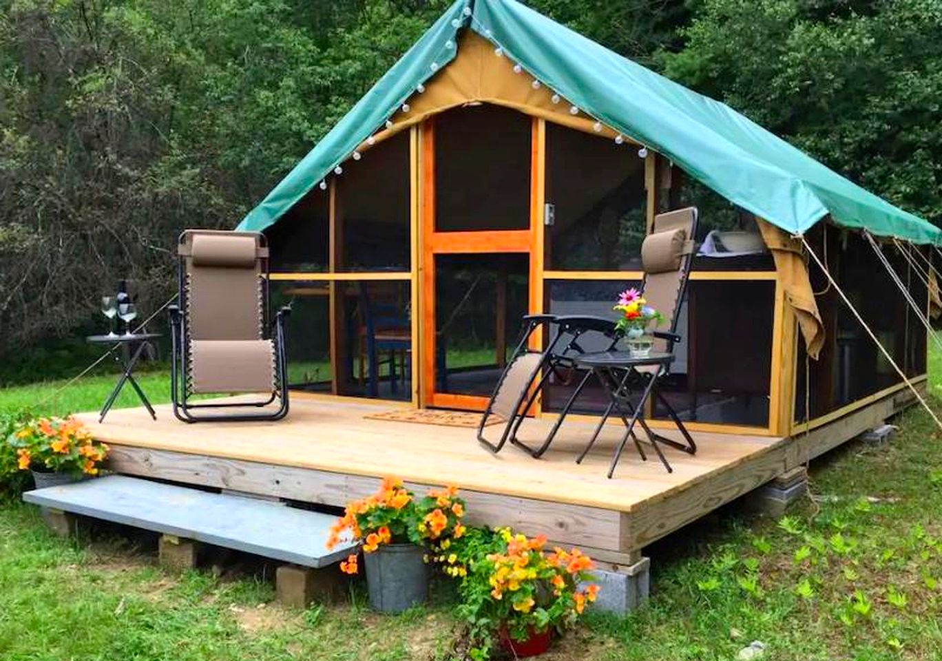 Bright and Airy Tented Cabin Rental on a Working Farm near Manchester, Vermont