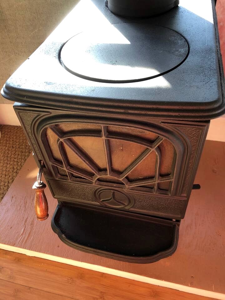 Bright Converted Bus with Woodstove & Ocean View on the Sunshine Coast, British Columbia