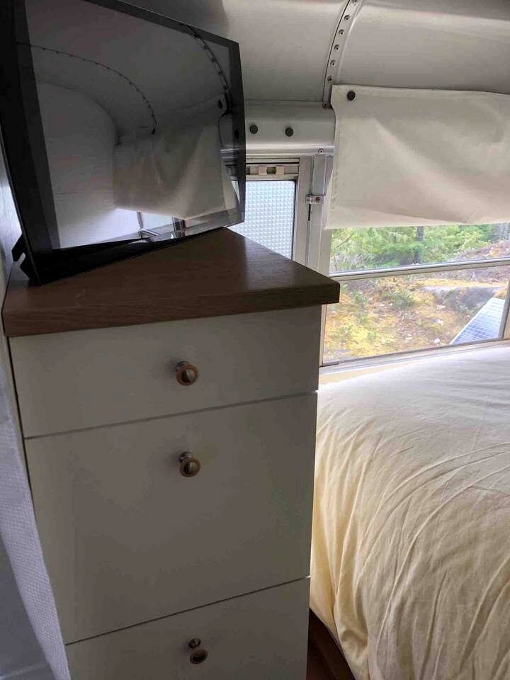 Bright Converted Bus with Woodstove & Ocean View on the Sunshine Coast, British Columbia