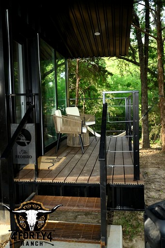 Cabins (United States of America, Alvord, Texas)