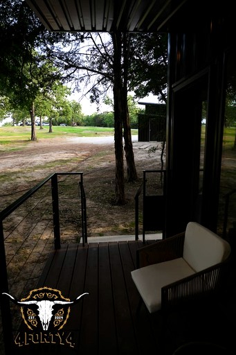 Cabins (United States of America, Alvord, Texas)