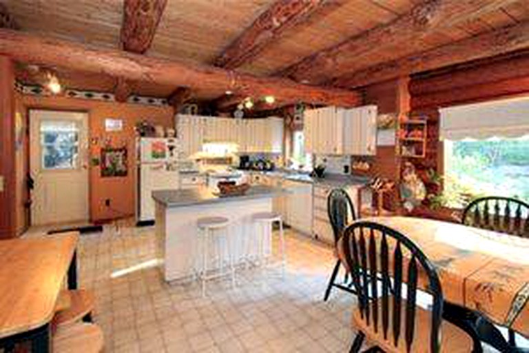 Cabins (Christina Lake, British Columbia, Canada)