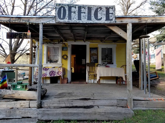 Cabins (Lava Hot Springs, Idaho, United States)