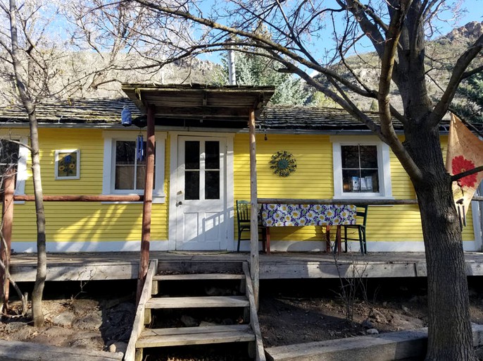 Cabins (Lava Hot Springs, Idaho, United States)