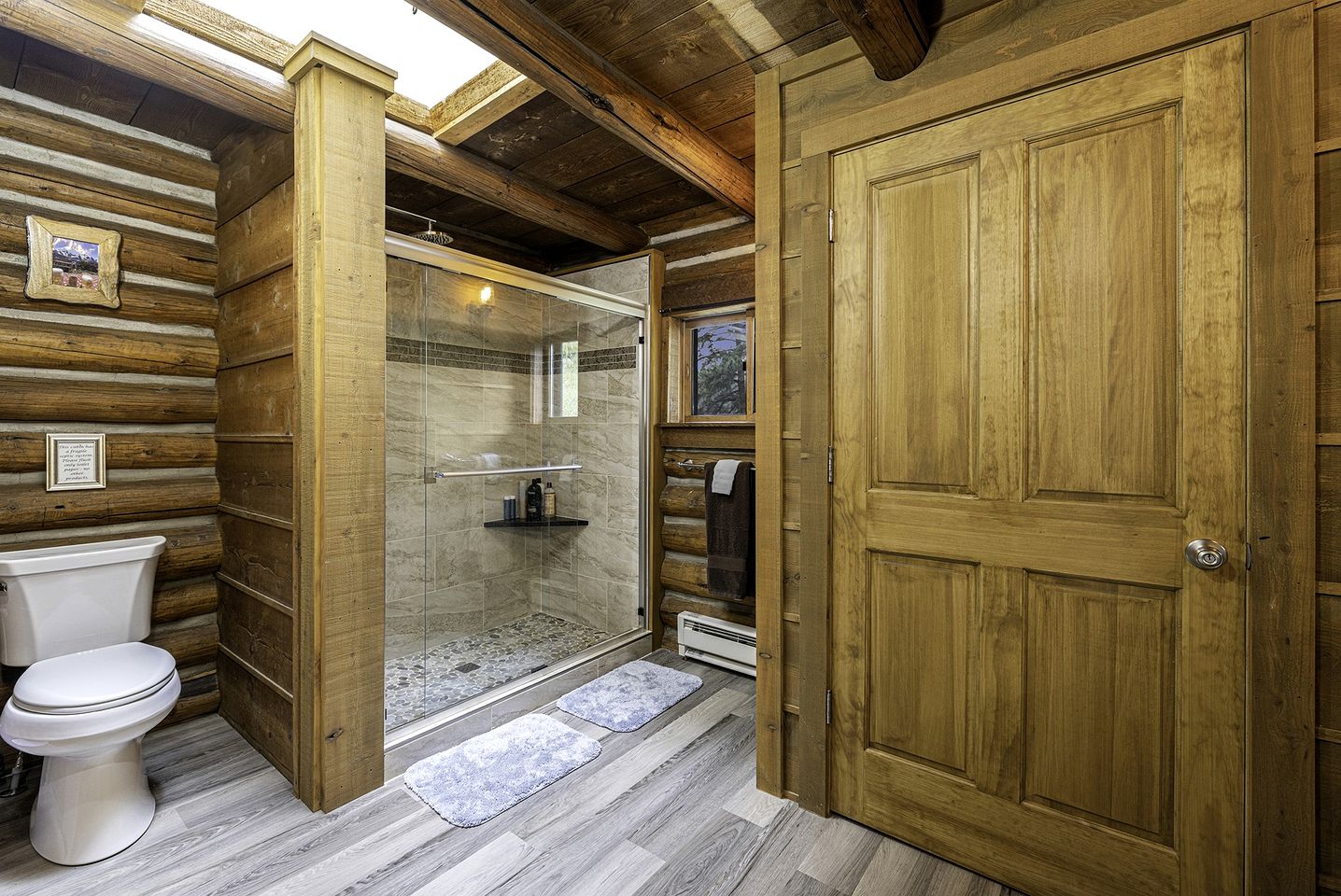 Beautiful Pet-Friendly Log Cabin with Hot Tub near Allenspark and Estes Park, Colorado
