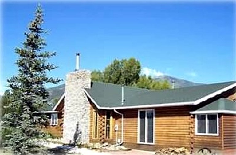 Log Cabins (Buena Vista, Colorado, United States)