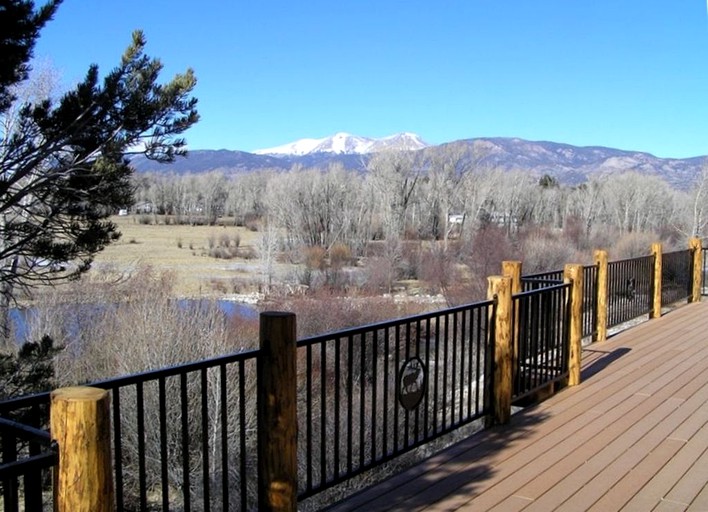 Log Cabins (Buena Vista, Colorado, United States)