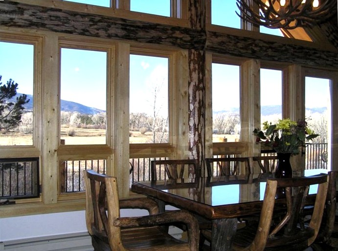 Log Cabins (Buena Vista, Colorado, United States)