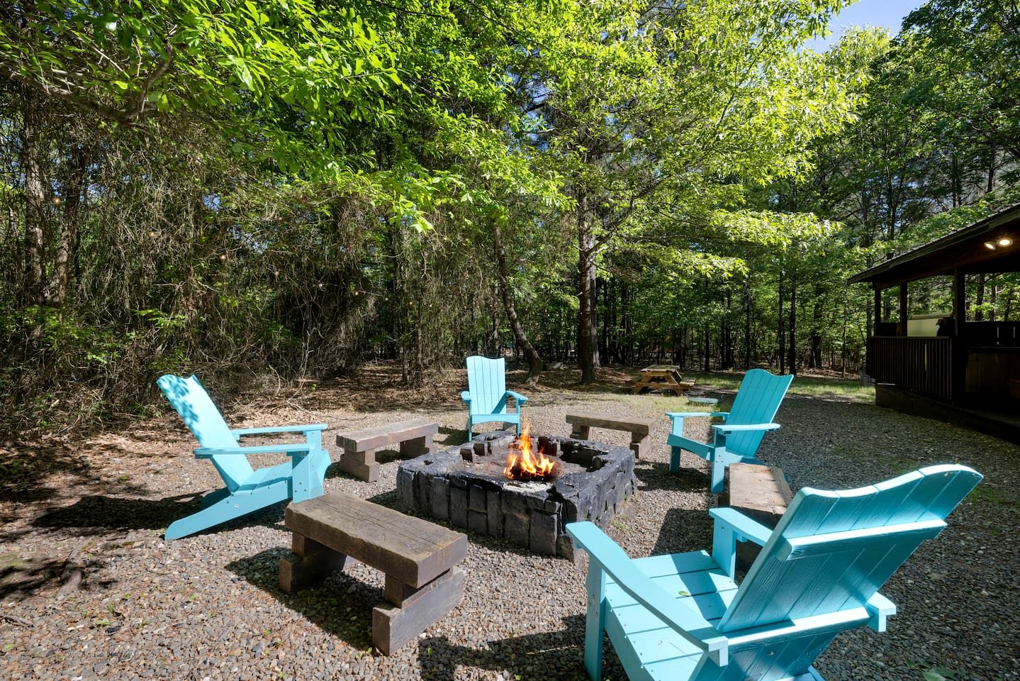 Charming Cabin with Hot Tub Near Casino & State Park in Hochatown, Oklahoma