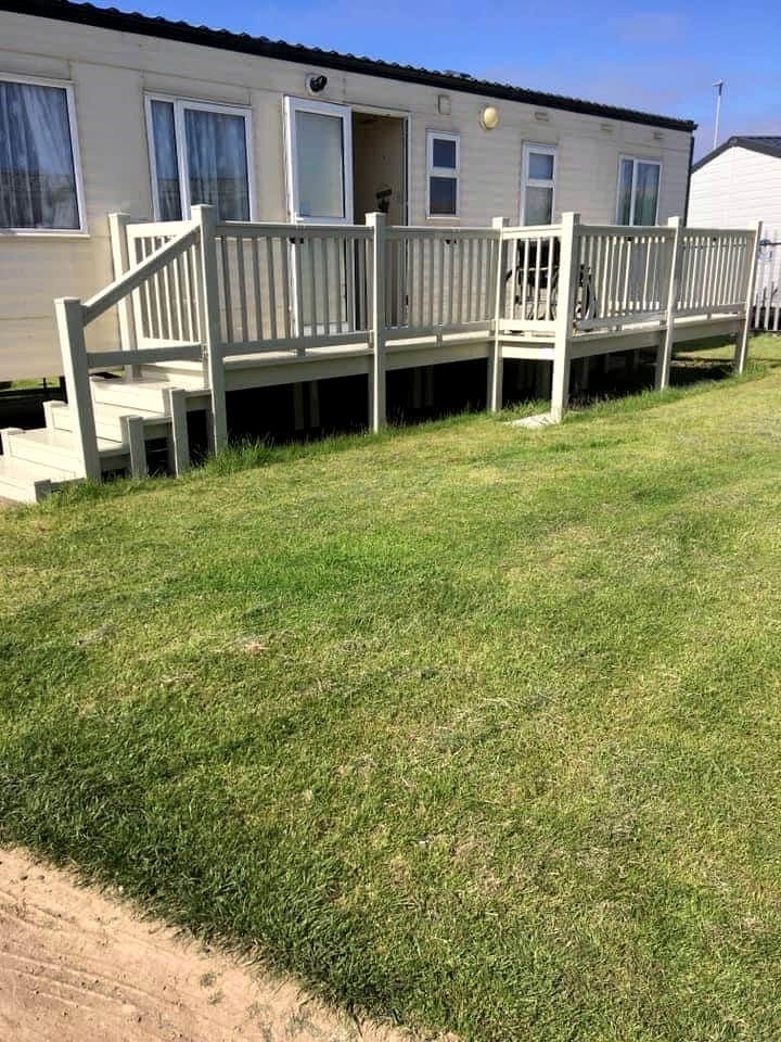 Rustic Coastal Retreat Near Beach with Cozy Patio Escape in Lincolnshire, United Kingdom