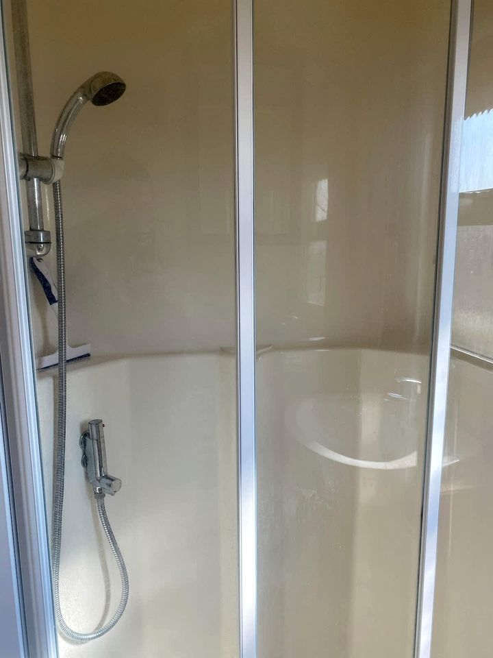 Rustic Coastal Retreat Near Beach with Cozy Patio Escape in Lincolnshire, United Kingdom