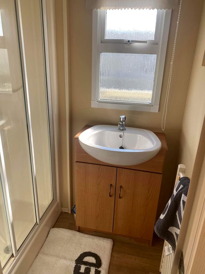 Rustic Coastal Retreat Near Beach with Cozy Patio Escape in Lincolnshire, United Kingdom