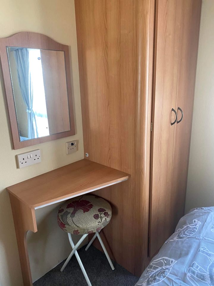 Rustic Coastal Retreat Near Beach with Cozy Patio Escape in Lincolnshire, United Kingdom