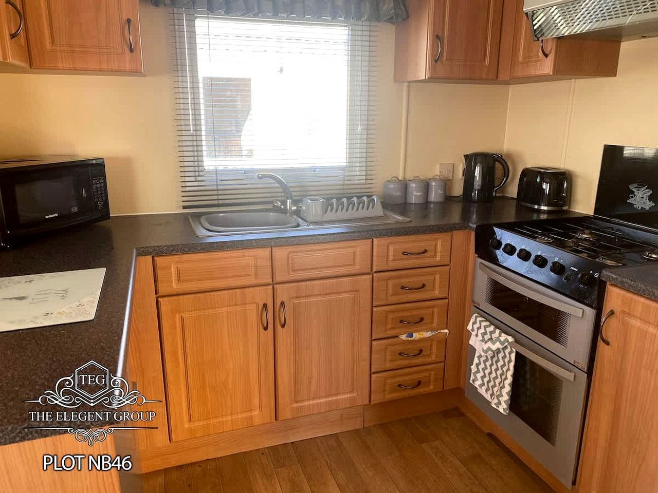 Rustic Coastal Retreat Near Beach with Cozy Patio Escape in Lincolnshire, United Kingdom