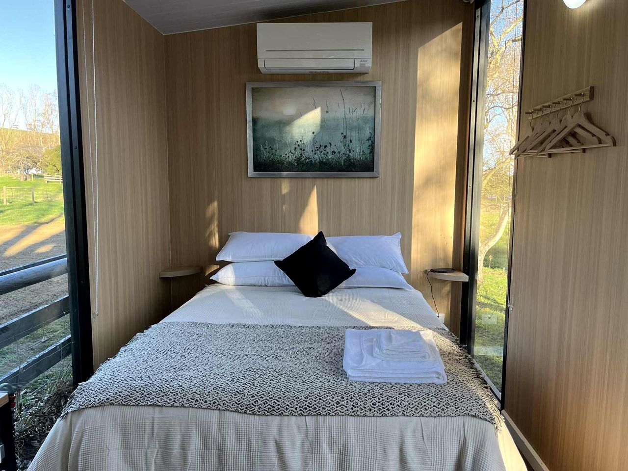 Charming Tiny House Retreat with Farm Animals near Mt Baw Baw in Neerim South, Victoria