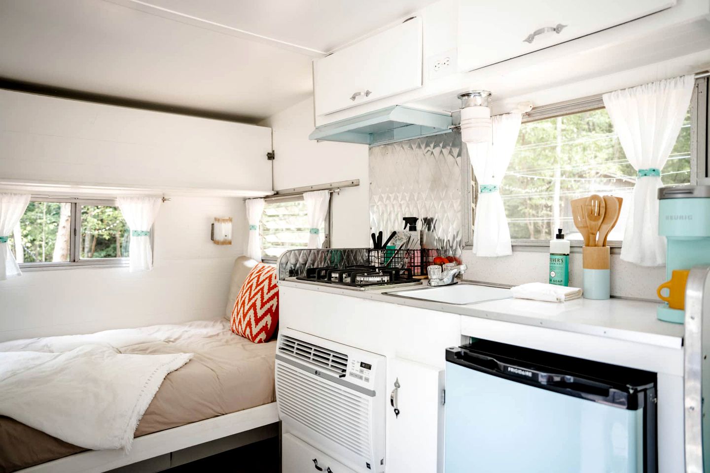 Unforgettable Glamping Caravan Rental in North Carolina for Intimate Weekends Away in Franklin