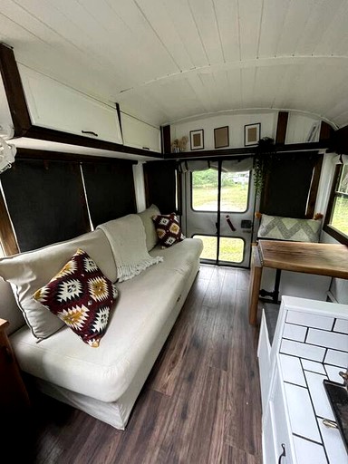 Caravans (Canada, Northern Bruce Peninsula, Ontario)