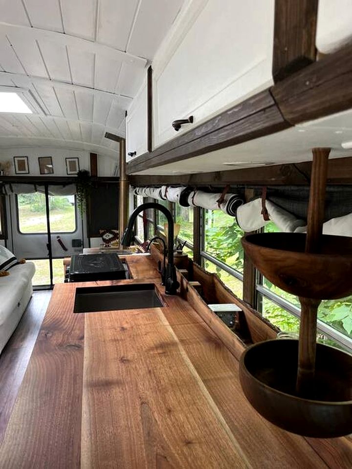 Bruce Peninsula National Park Glamping Adventure: Cool Bus Rental near Tobermory
