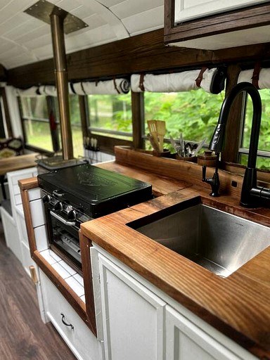 Caravans (Canada, Northern Bruce Peninsula, Ontario)