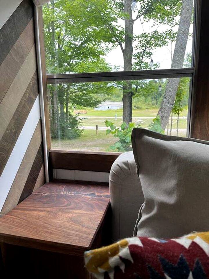 Bruce Peninsula National Park Glamping Adventure: Cool Bus Rental near Tobermory