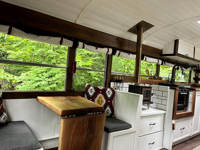 Caravans (Canada, Northern Bruce Peninsula, Ontario)