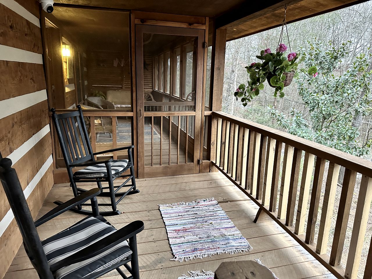 Breathtaking Cabin with Barbecue, Fireplace and Hot-tub in Sevierville, Tennessee