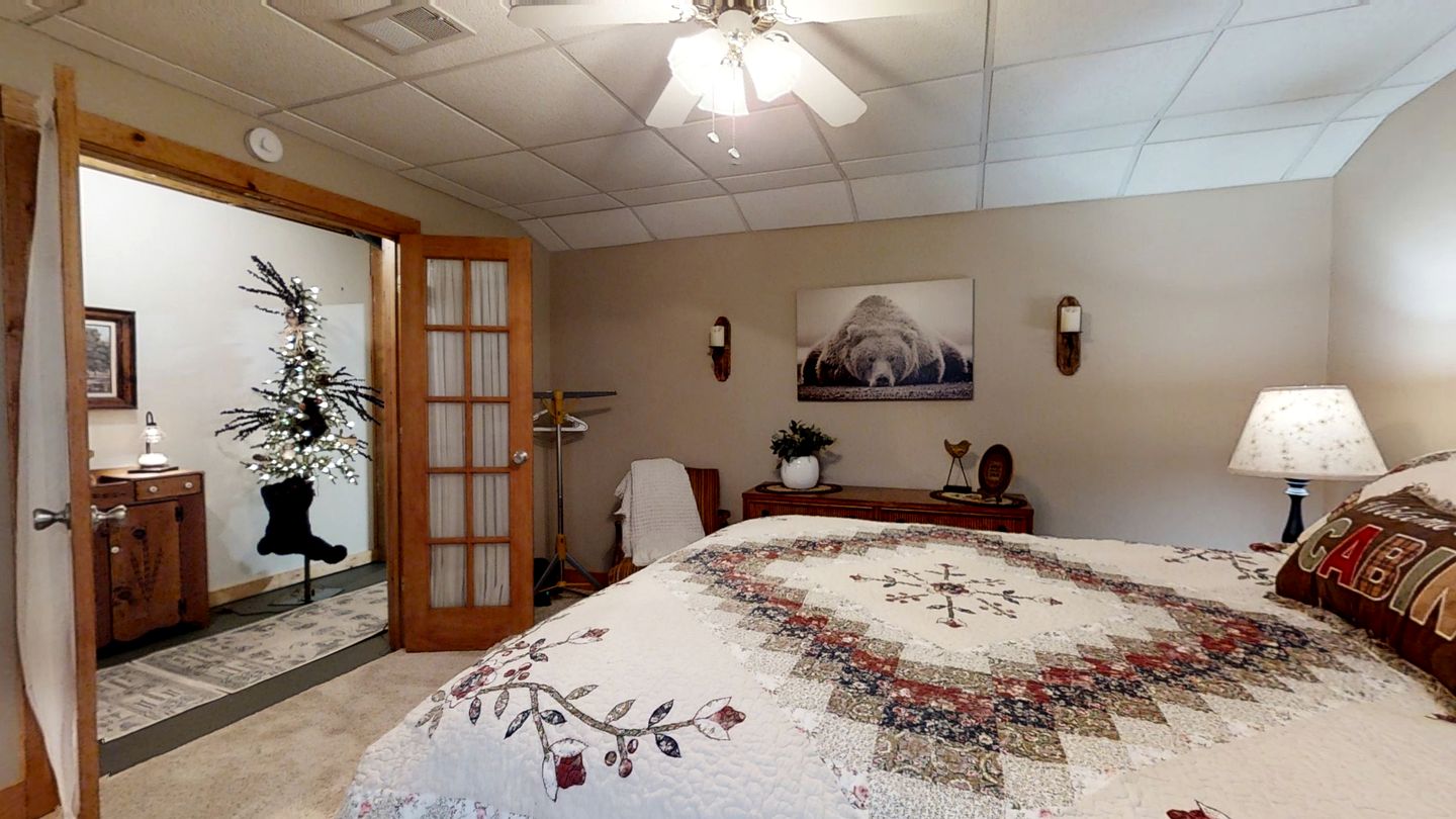 Breathtaking Cabin with Barbecue, Fireplace and Hot-tub in Sevierville, Tennessee