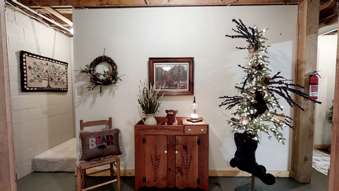 Breathtaking Cabin with Barbecue, Fireplace and Hot-tub in Sevierville, Tennessee