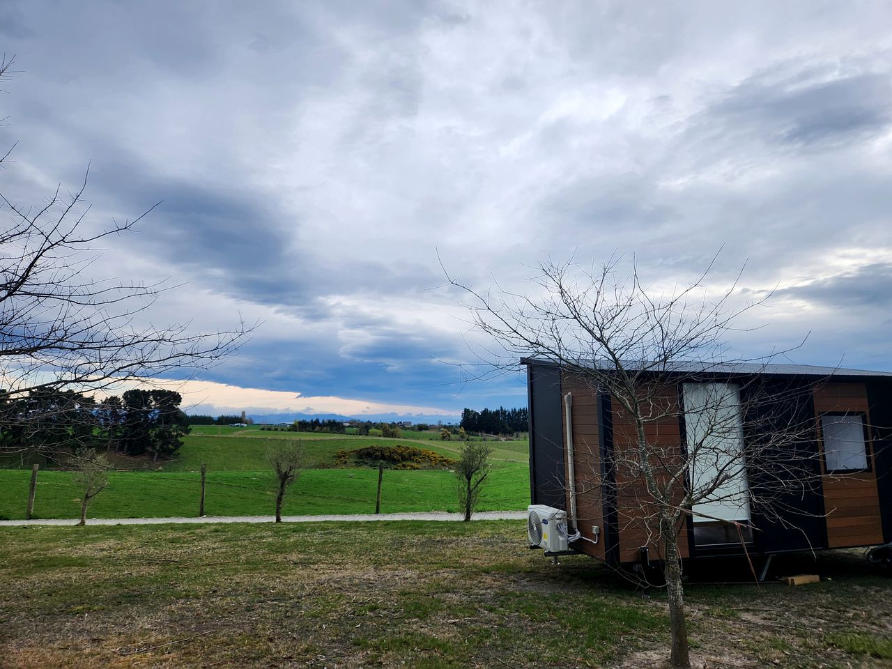 Calm Tiny House Surrounded by Precious Views and Nature in Canterbury, New Zealand