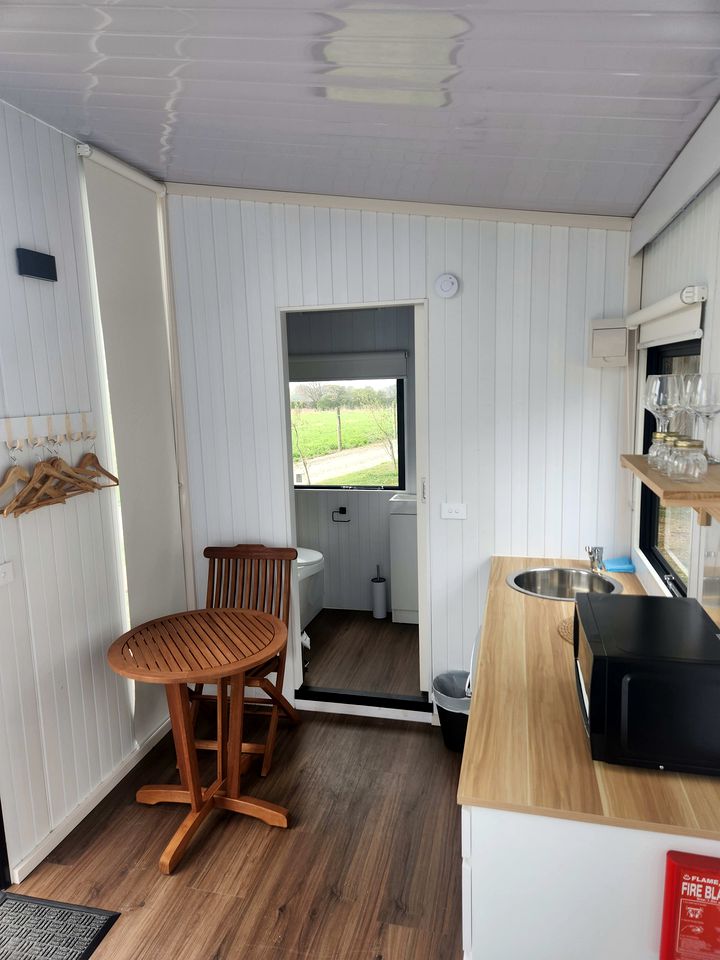 Calm Tiny House Surrounded by Precious Views and Nature in Canterbury, New Zealand