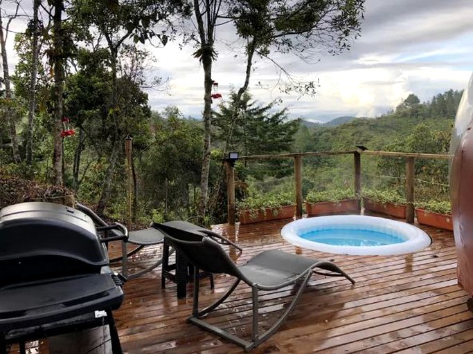 Bubbles & Domes (El Retiro, Antioquia, Colombia)