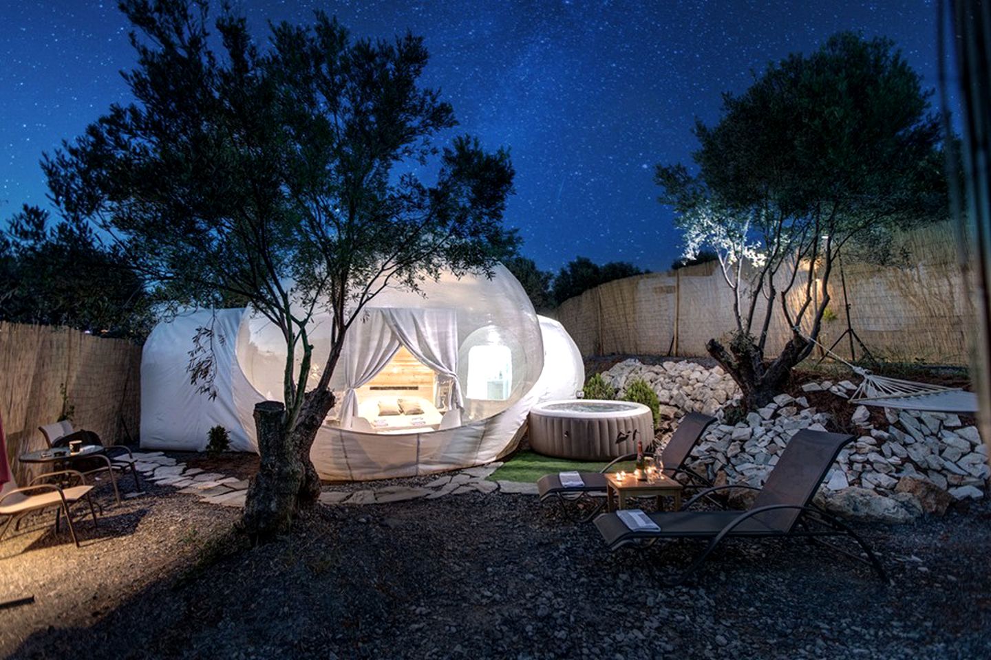 Luxury Camping Bubble with a Private Hot Tub near Thessaloniki in Nea Moudania, Greece