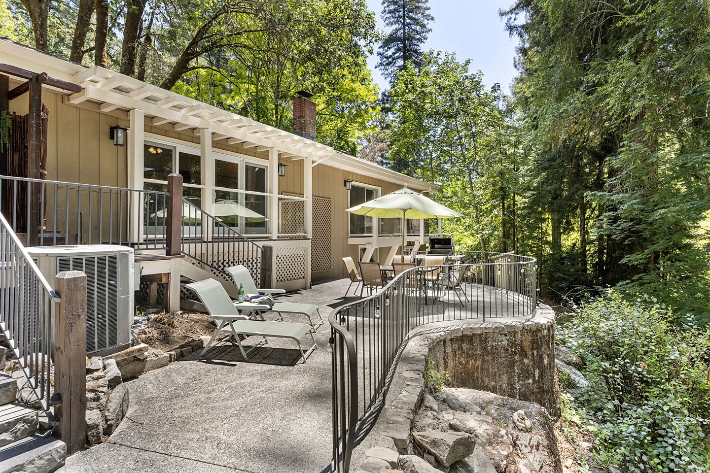 Secluded Cottage with Hot-tub in Cazadero, California