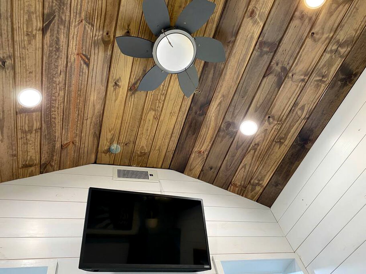 Nestled in Nature: Experience Tiny House Living Bliss in Northern Alabama